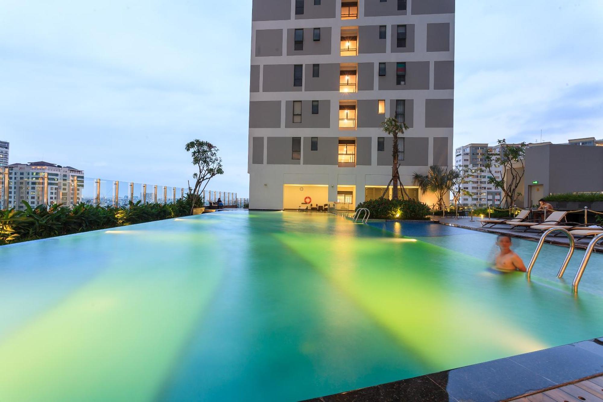 Khách sạn hẻo lánh Rem Rivergate Garden Pool Signature - Free 4g Sim For 3 Nights TP. Hồ Chí Minh